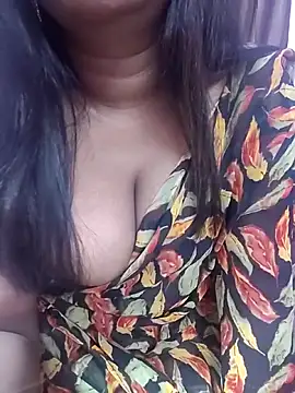 Keerthee_ live sex cam