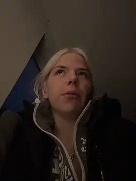 BlondieJujuVibe's cam snapshot