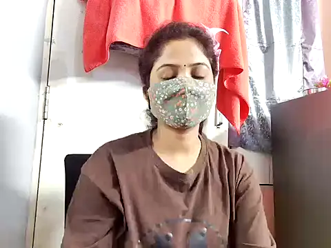 TanishaQ73's cam snapshot