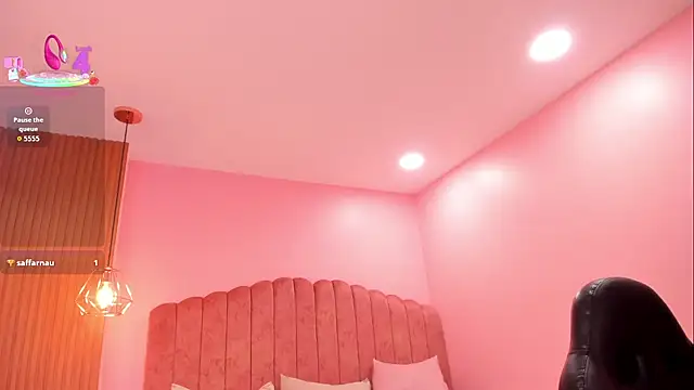 emilie_xx_'s cam snapshot