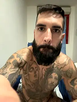 Gioeltoro89 live sex cam