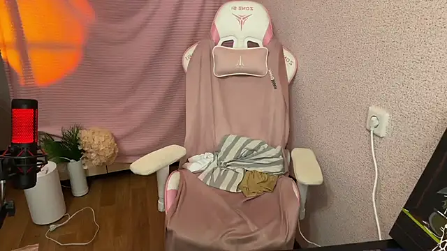 Katrin__kiss's cam snapshot