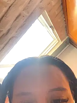 Alaia33200 live sex cam