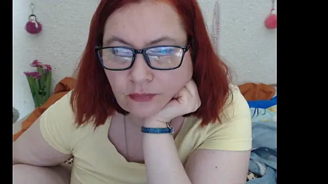 PlayfullMature's cam snapshot