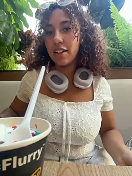 lauraltt's cam snapshot