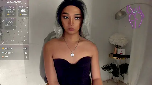 TrinityFucksYou live sex cam