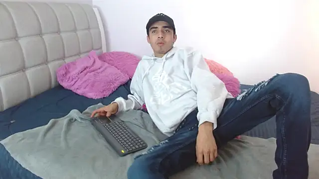 Hottie_Guy's cam snapshot