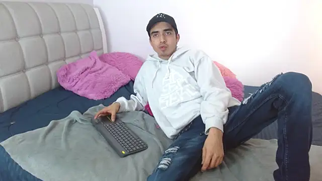 Hottie_Guy's cam snapshot