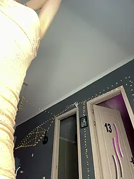 NickiLike live sex cam