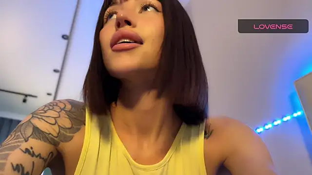 ellie_miu's cam snapshot