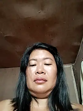 Lovelywoman43 live sex cam