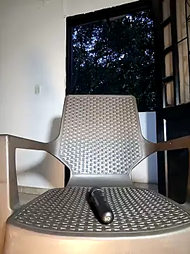 Naughty_Charly's cam snapshot