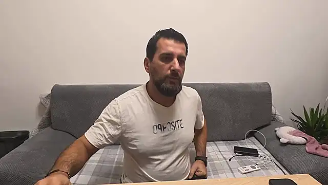 TigerOne19's cam snapshot