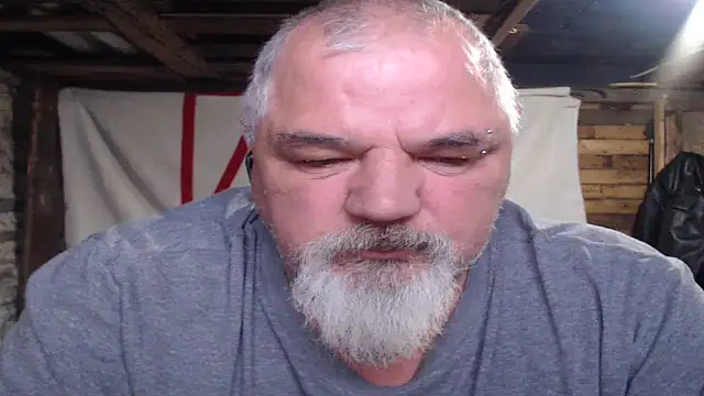 Newfiesausage1972's cam snapshot