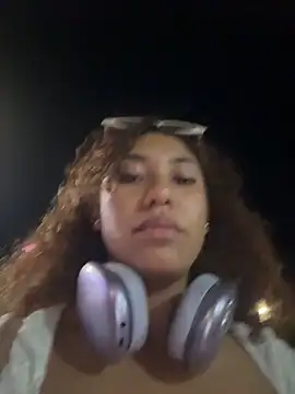 lauraltt live sex cam