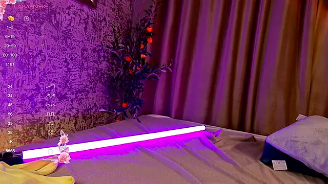 AlettaEve's cam snapshot