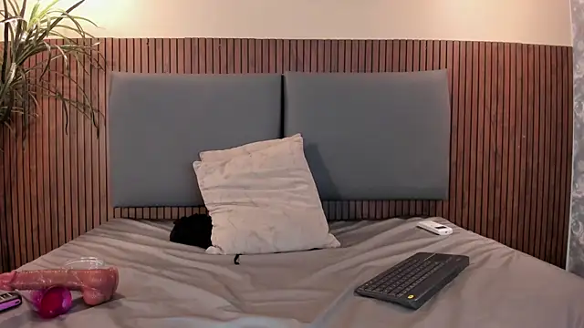 Mia_Harvey's cam snapshot