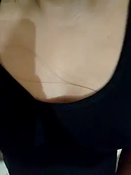 Roshni_98's cam snapshot