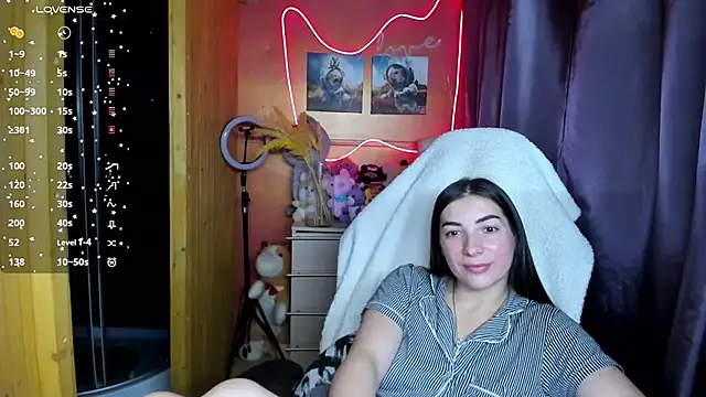 Fiery_Brunette_'s cam snapshot