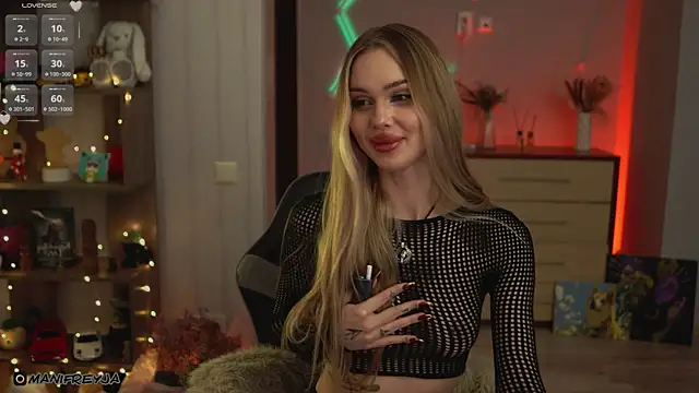 ManiFreyja's cam snapshot