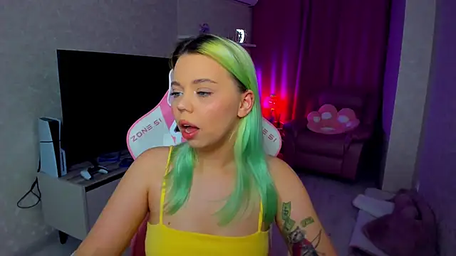 EnergyBunny_1's cam snapshot