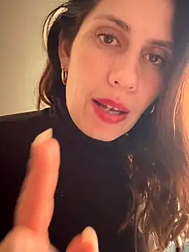 Alysson-- live sex cam