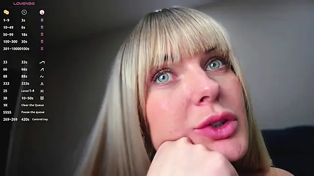 Lola_Moks's cam snapshot