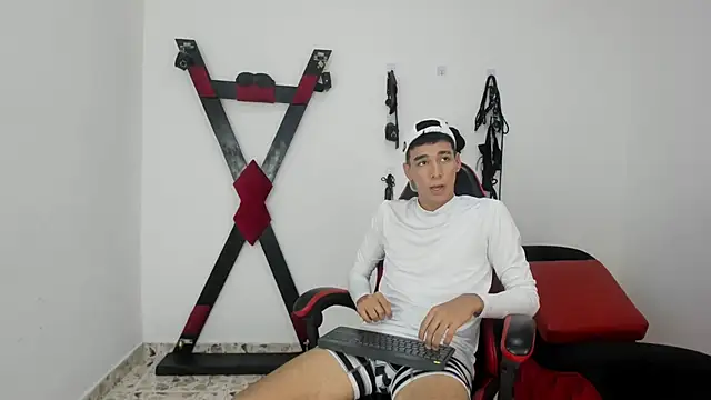 Harry_LatinBoy live sex cam