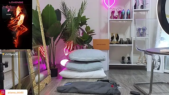 ArianaArianna live sex cam