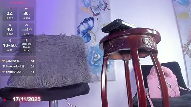 Sussy_Hots live sex cam