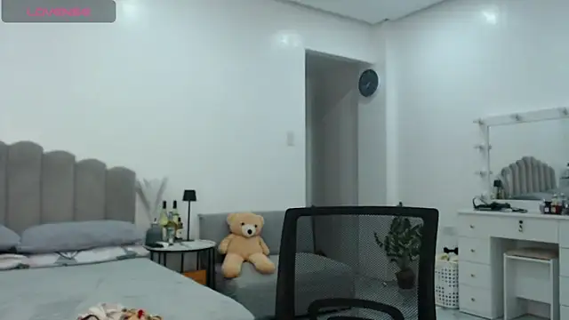 LoveMarieFoxxx live sex cam