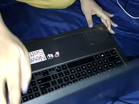 Curvy_Arshi's cam snapshot