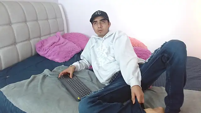 Hottie_Guy's cam snapshot