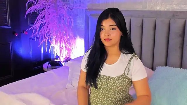 EmmaBlossom's cam snapshot