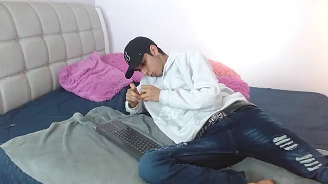 Hottie_Guy's cam snapshot