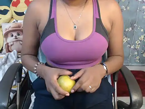 hot_riaa25 live sex cam