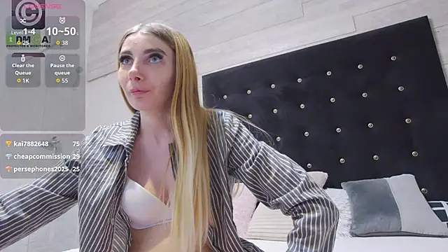 Ella_Lizzie's cam snapshot