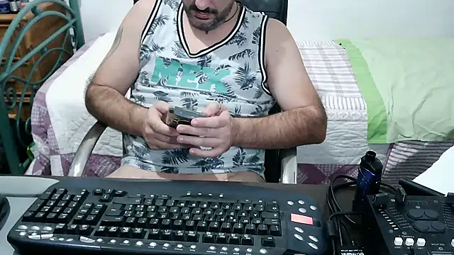 Italian_dark_desire's cam snapshot