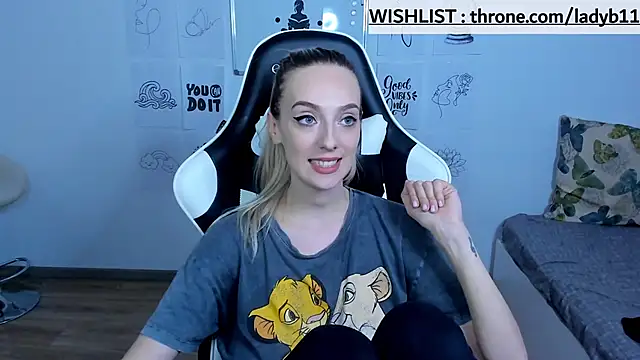 LadyBug11's cam snapshot