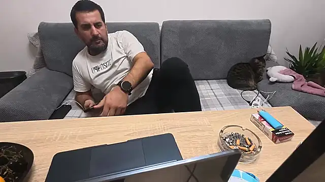 TigerOne19's web cam