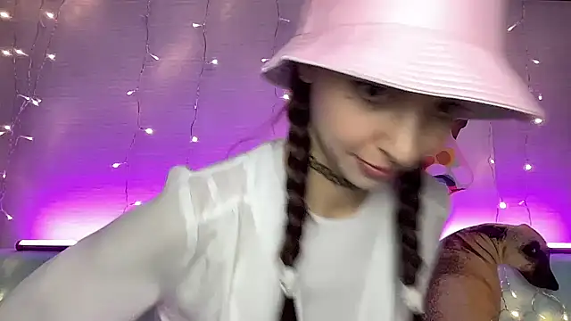 Musicalgirl's cam snapshot