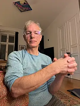 SexyLeon8's cam snapshot