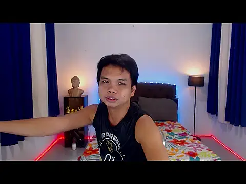 XExtraServiceManX's cam snapshot