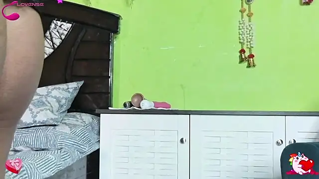 sexyhoney27's cam snapshot