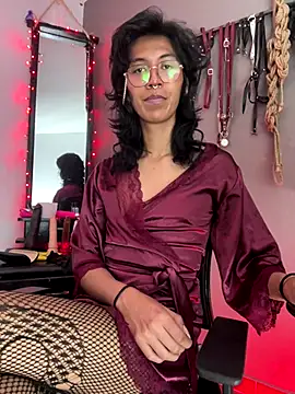 MadamLeRouge's cam snapshot