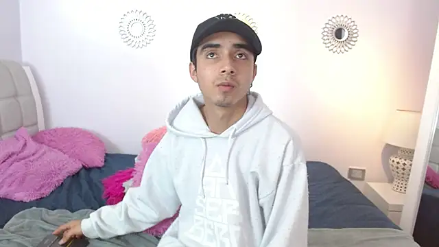 Hottie_Guy's cam snapshot