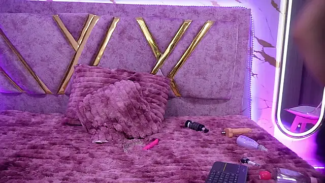 maddie_ross_'s cam snapshot