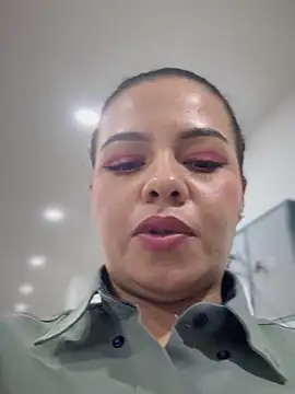 Ariana-07 live sex cam