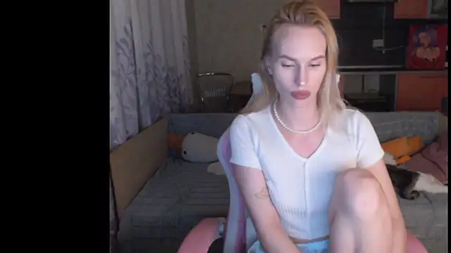 Elsa_Li's cam snapshot