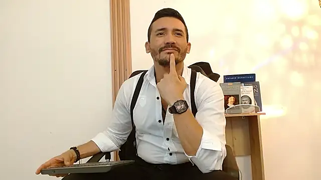 Reiko_85_ live sex cam